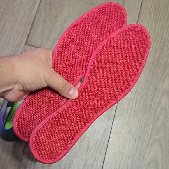 Rothy's The Flat in Pebble Grey with Red, Lightly Used, Almost New, Size 7.5 - Picture 9 of 12